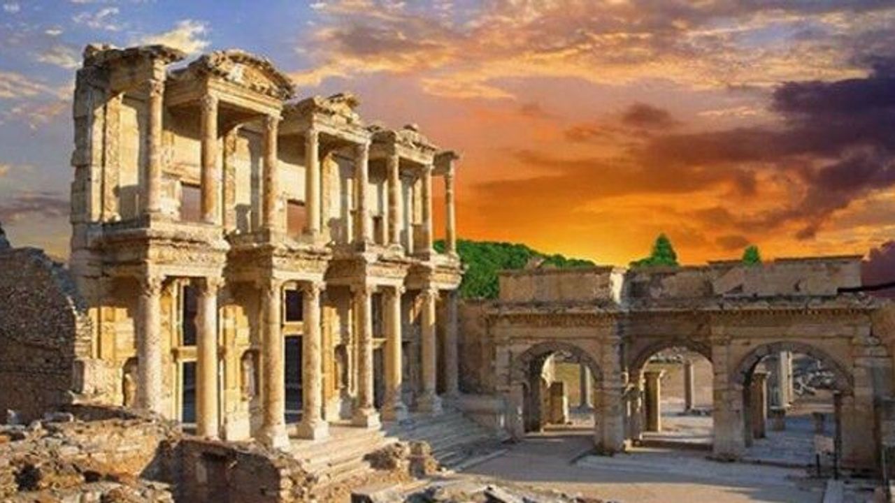 Efes Antik Kenti'ne ziyaretçi akını!