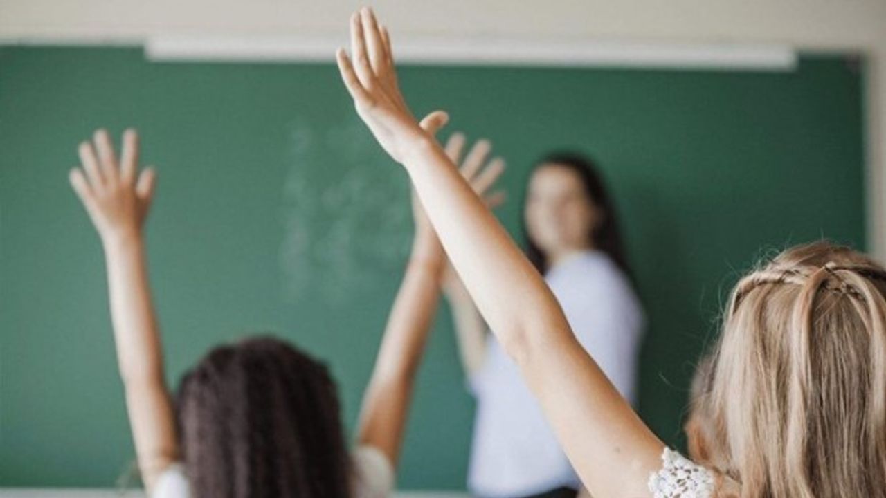 MEB'den öğretmenler için ek ders ücreti açıklaması