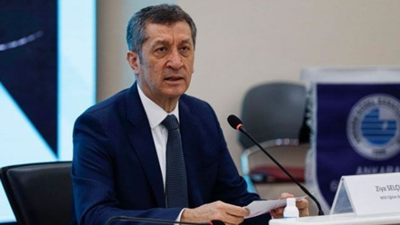 Bakan Selçuk'tan dikkat çeken uyarı: 'Okullar açılmasın demek...'