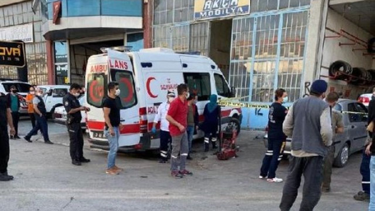 Tamire götürdüğü kamyonetin altında can verdi