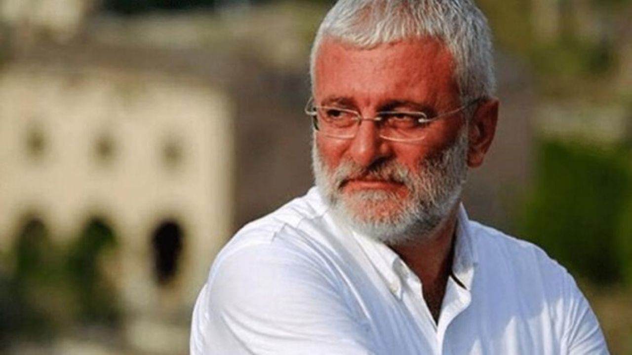 Ünlü şarkıcı Onur Akın hastaneye kaldırıldı