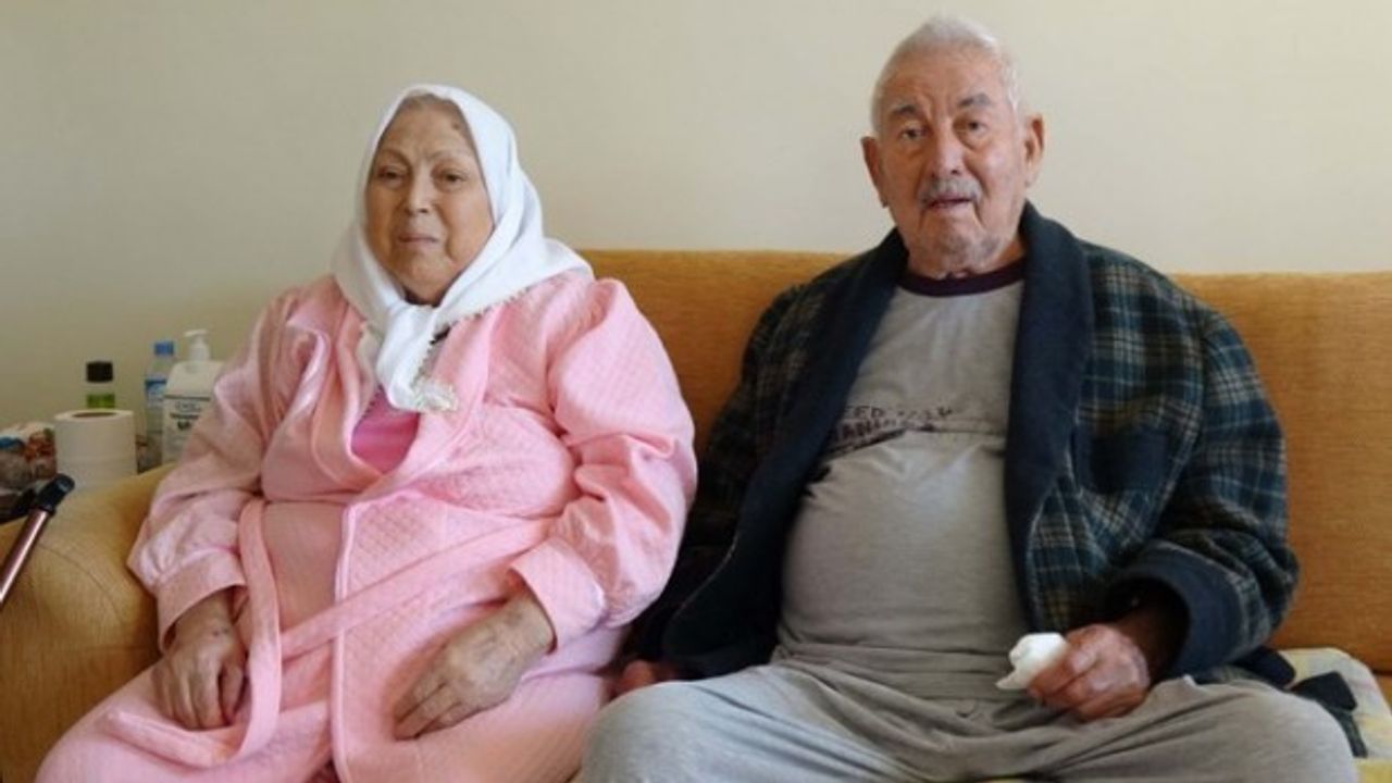 Biri 92, diğeri 82 yaşındaki çift, koronavirüsü yendi