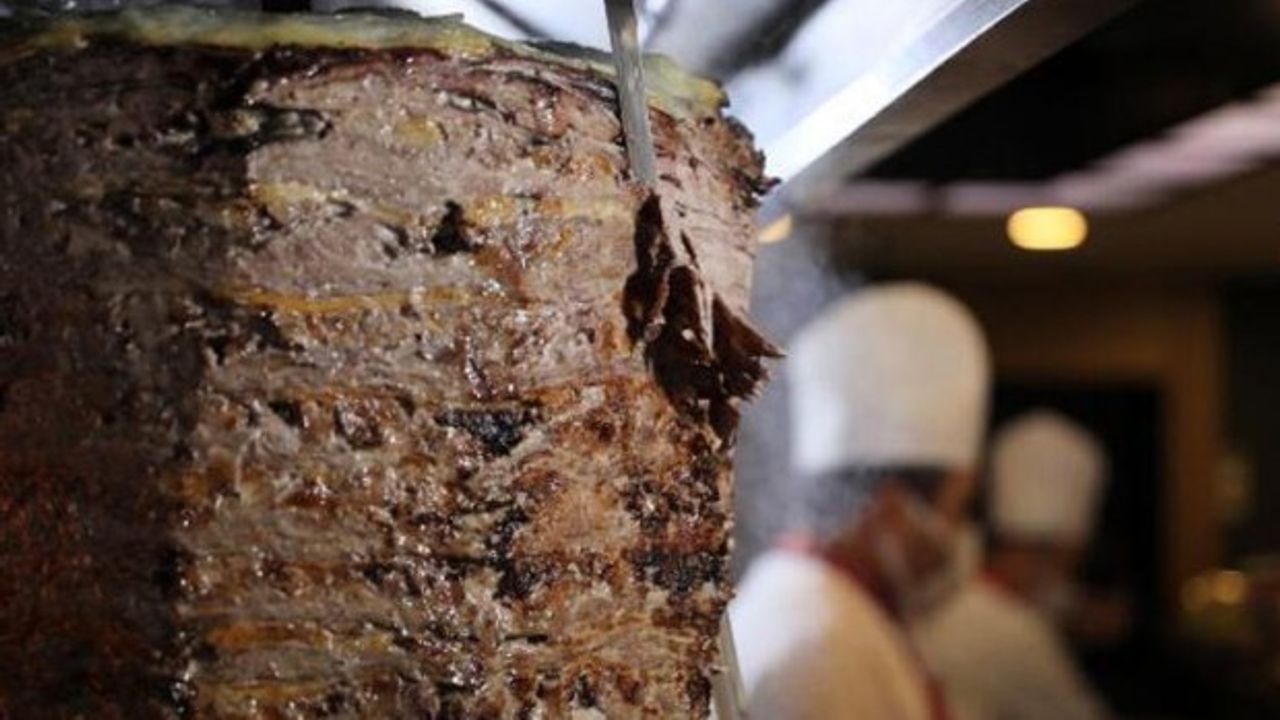 Dönerde büyük hile! Et yerine bakın ne yediriyorlar...