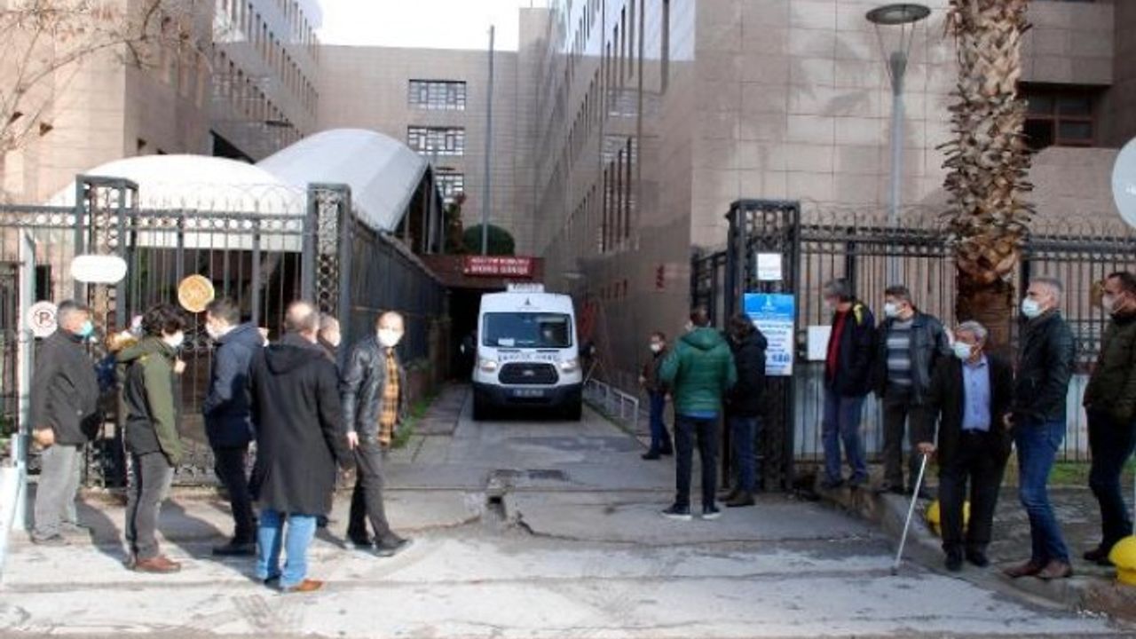 Sel felaketinde yaşamını yitiren damat ve kayınpederin cenazelerini yakınları teslim aldı