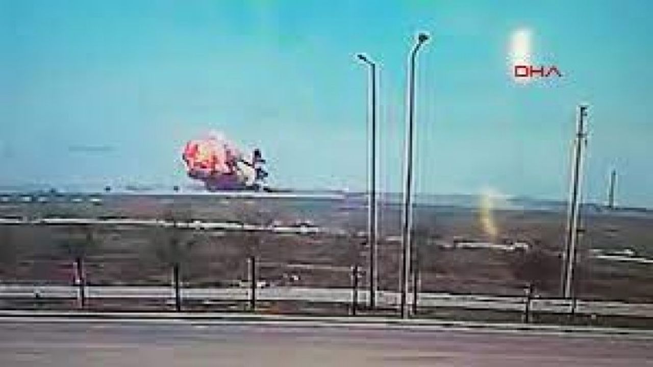 Konya'da askeri gösteri uçağı düştü! Kahreden görüntü