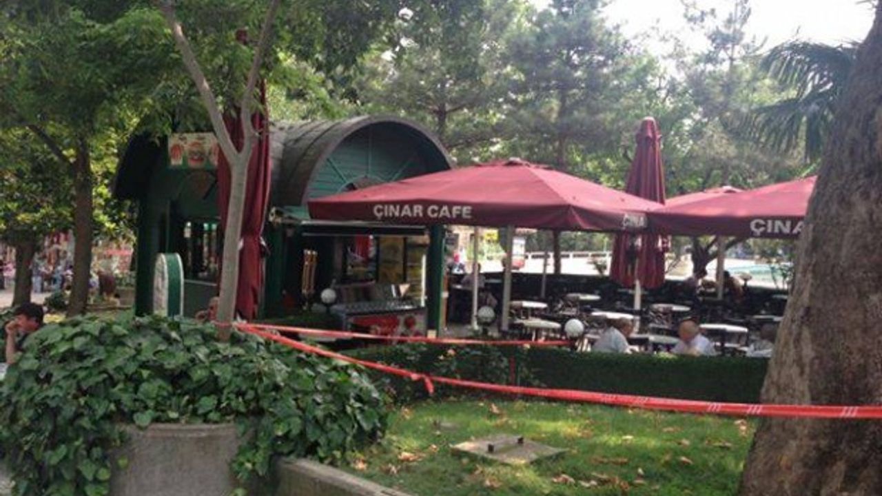 AK Parti’den tepki geldi... Bayraklı’da Çınar Kafe o derneğe  devredilecek