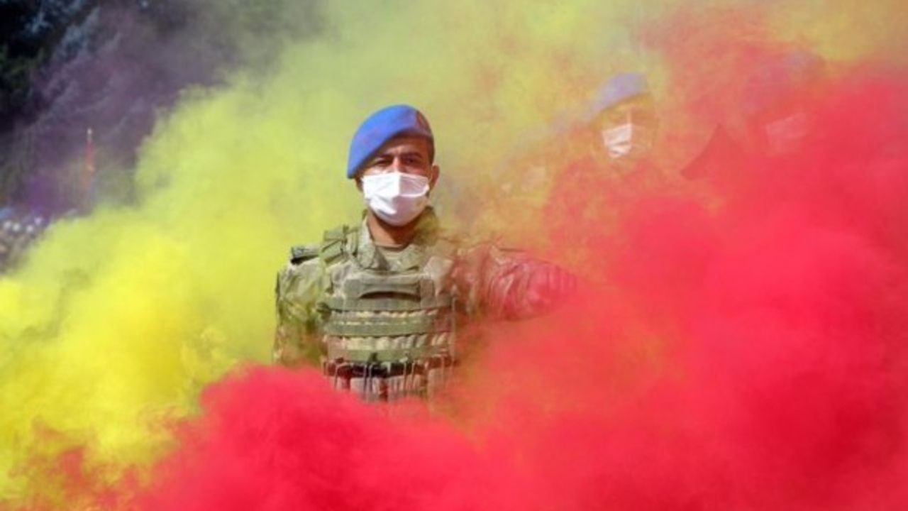 Türkiye'nin dört bir yanında zafer coşkusu... Meydanlara akın ettiler!