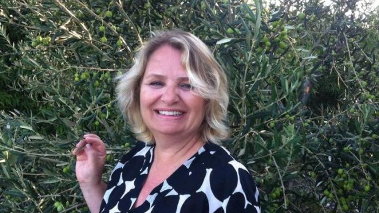 Yaptığı çalışmalar dikkat çekti... İzmirli rektörün eşi bakan yardımcısı oldu!