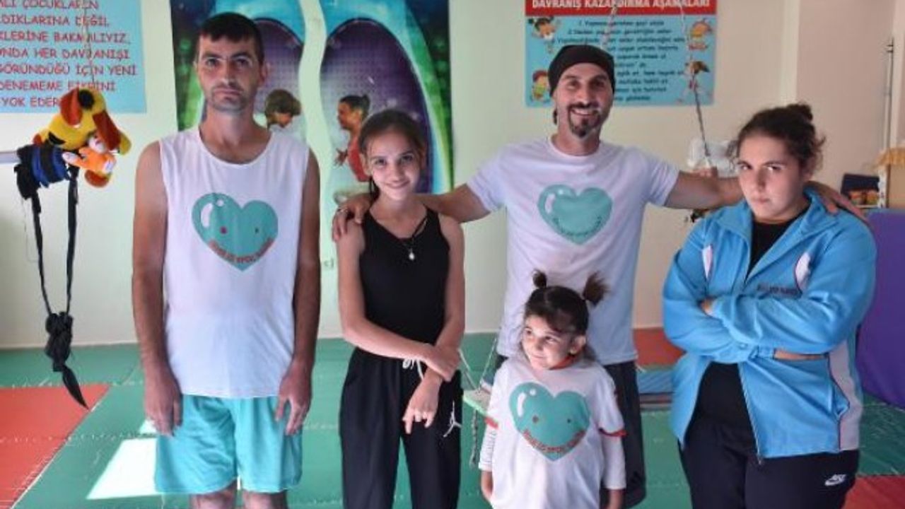 Her şey Murat öğretmene 'baba' denmesi ile başladı... Çok sayıda özel çocuğun hayatına dokundu