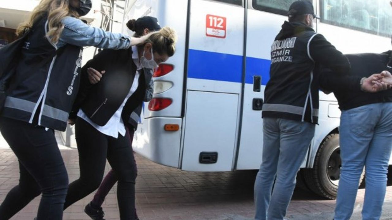 İzmir merkezli çete operasyonunda 34 şüpheli adliyeye sevk edildi
