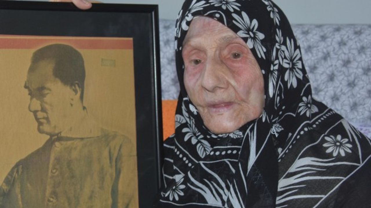 Atatürk'ü gören Atiye teyze 10 Kasım gününü gözyaşlarıyla anlattı: "Hepimiz çok ağladık"
