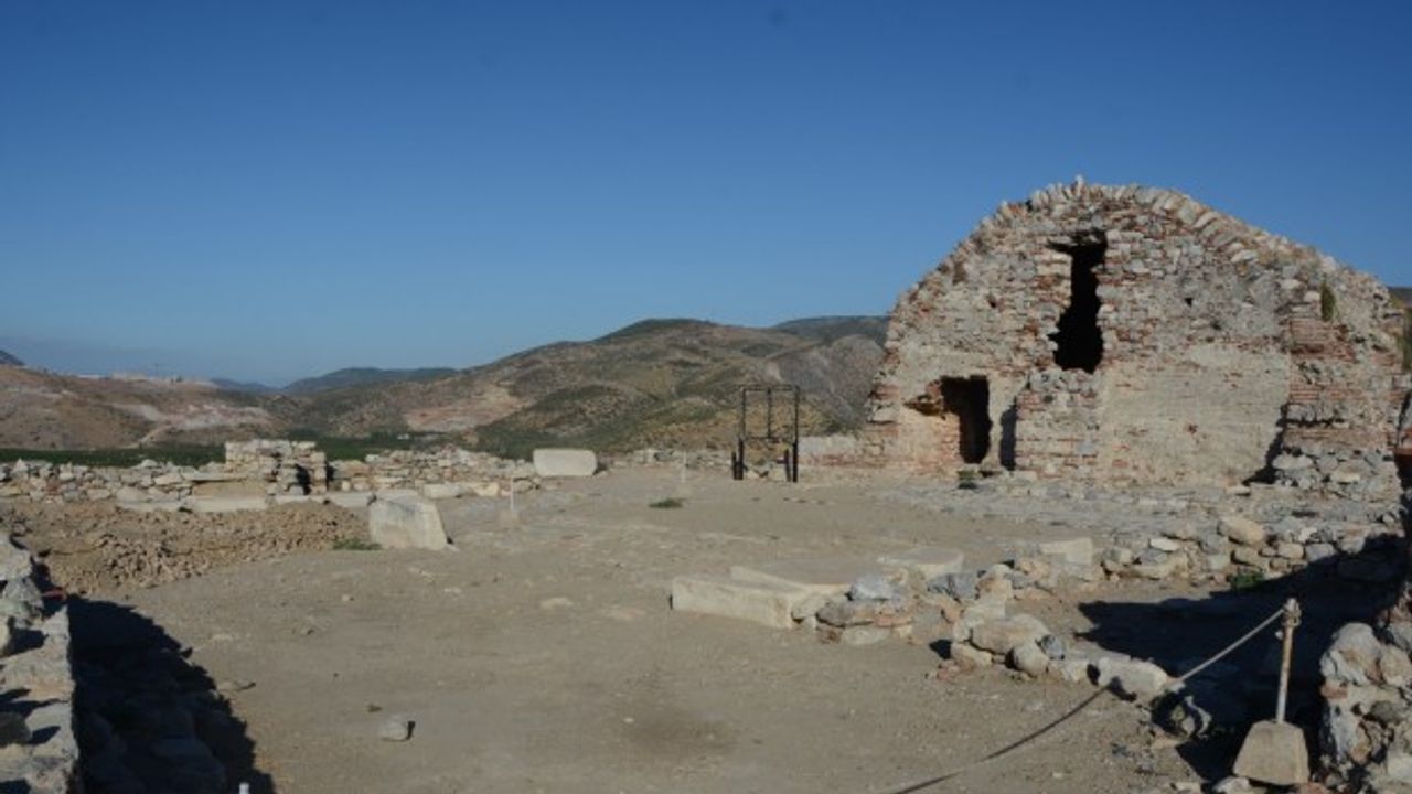 Ayasuluk kazılarında, 4. yüzyıla ait kilise izine rastlandı
