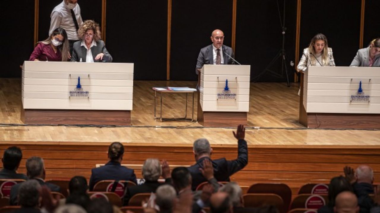 Büyükşehir’de Buca metrosu tartışması! Soyer: Sadece güven duygusuyla bir ihale verilebilir mi? 