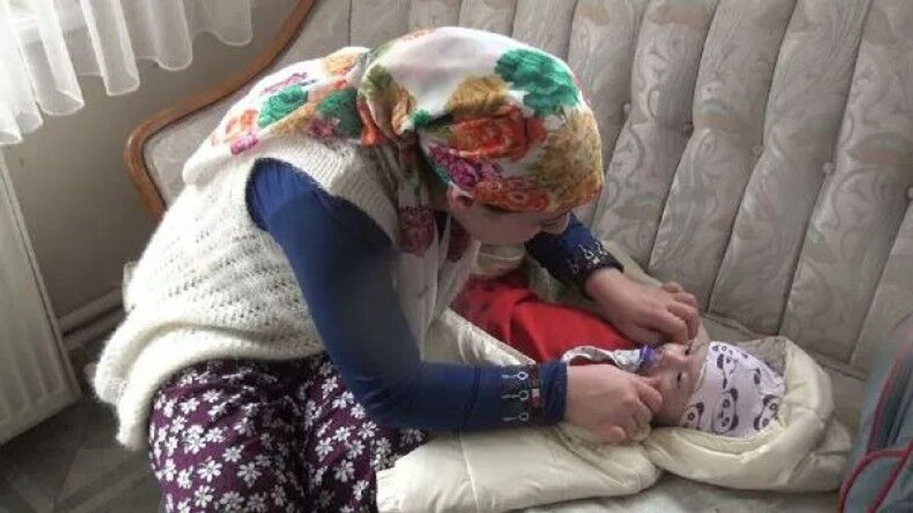 7 ay önce dünyaya gelen bebeğini 5 ay sonra gördü