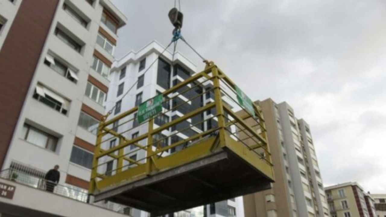 Metro inşaatında korkunç kaza! 25 metreden yere çakıldı!