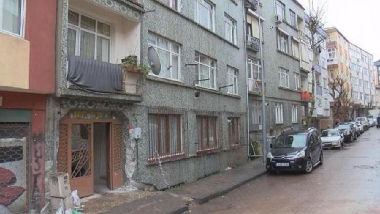 Güngören'de 52 yıllık binada çökme tehlikesi: 'Beşik gibi sallanıyor'