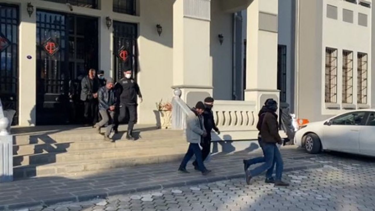 Kaçak kazı yapan 9 kişiye suçüstü baskın! Çok sayıda patlayıcı ele geçirildi