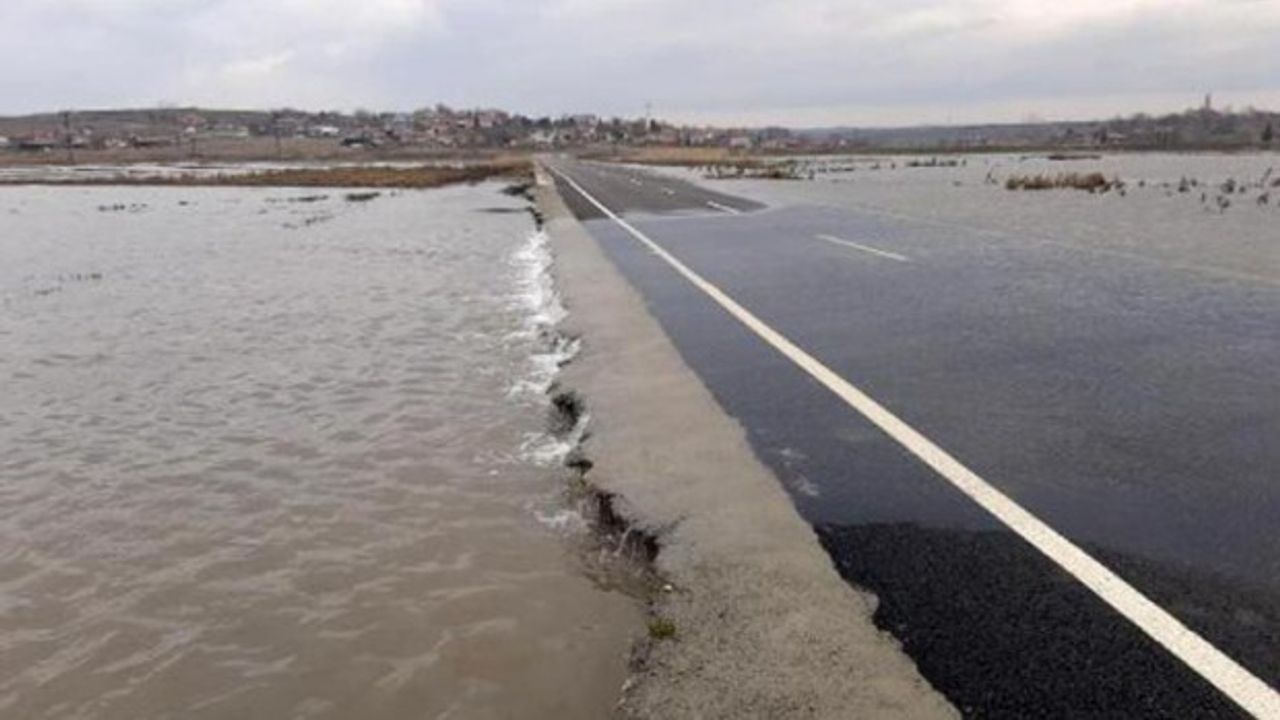 Taşan Ergene Nehri için 'sarı' alarm! Ekili alanlar sular altında