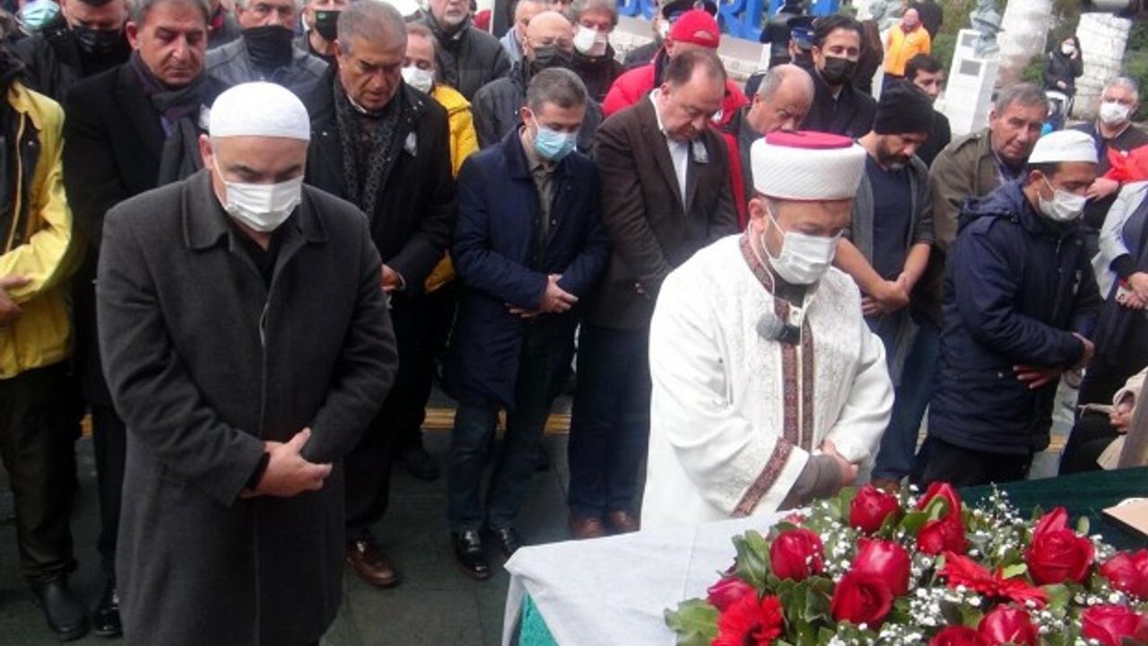 Akrep Nalan son yolculuğuna 'Halikarnas' parçası ile uğurlandı 