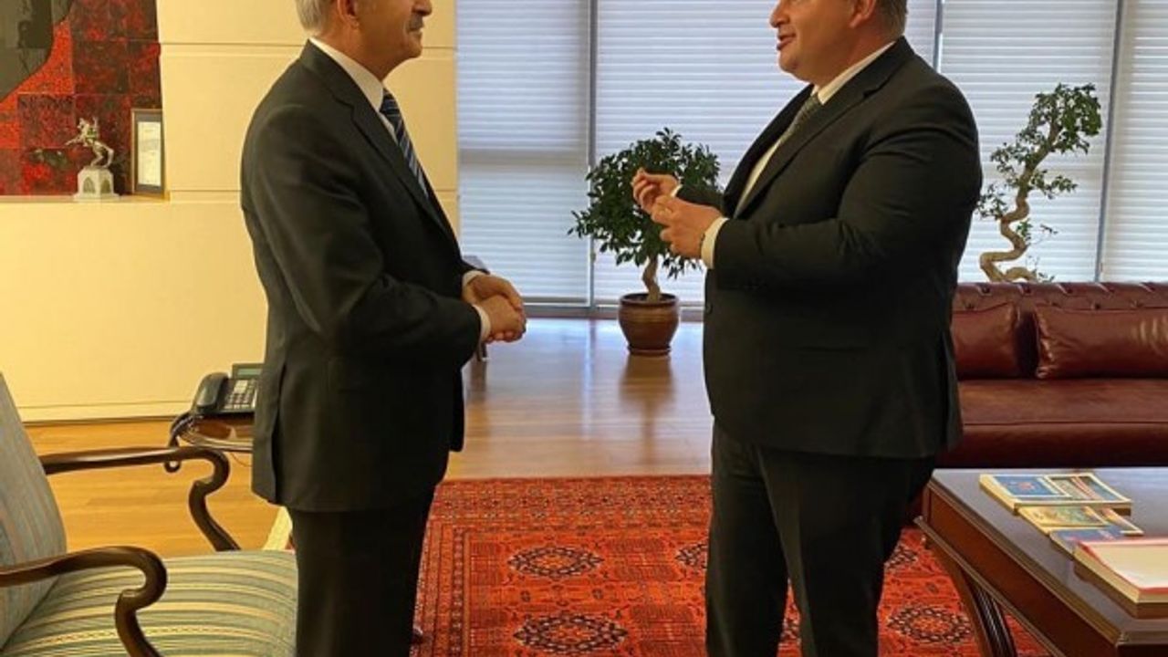 Başkan Oran’dan lidere proje raporu! Alaçatı Ot Festivali'ne davet