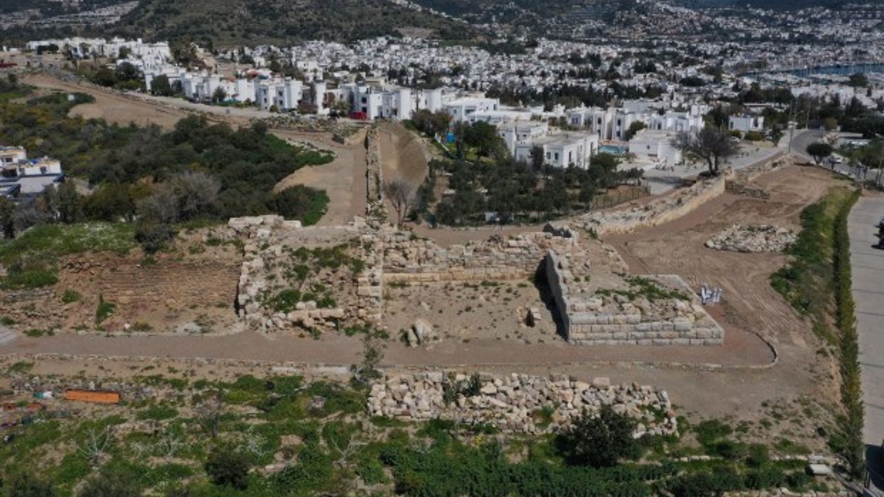 Bodrum'da 2 bin 400 yıl önce inşa edilen sur duvarları turizme kazandırılacak
