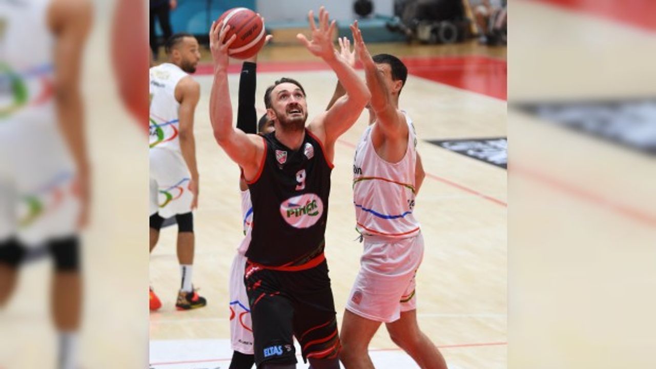 Pınar Karşıyaka'da Semih Erden dönüyor