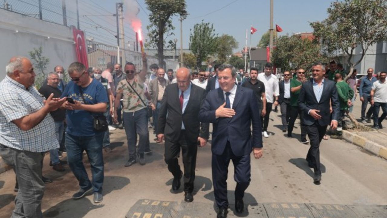 Başkan Batur’dan  Bayram mesajı: 'Birlikte değiştireceğiz'