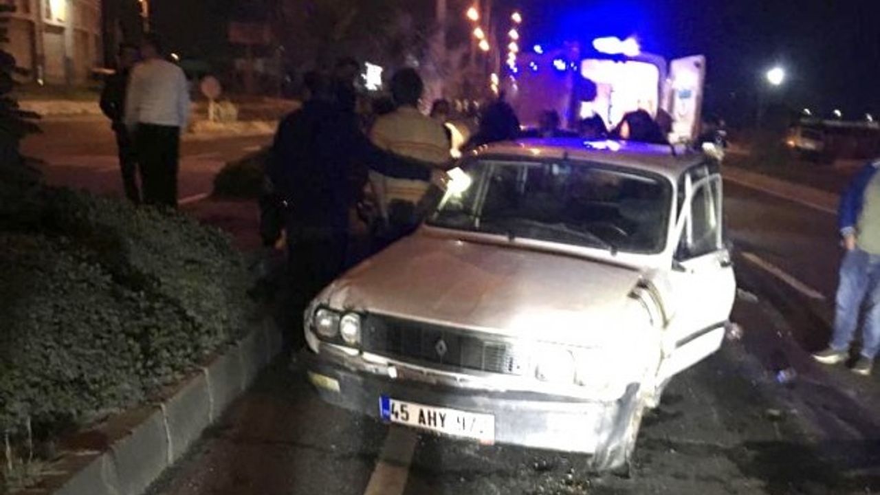 Kamyon ile otomobile çarpıştı: 4 kişi yaralandı