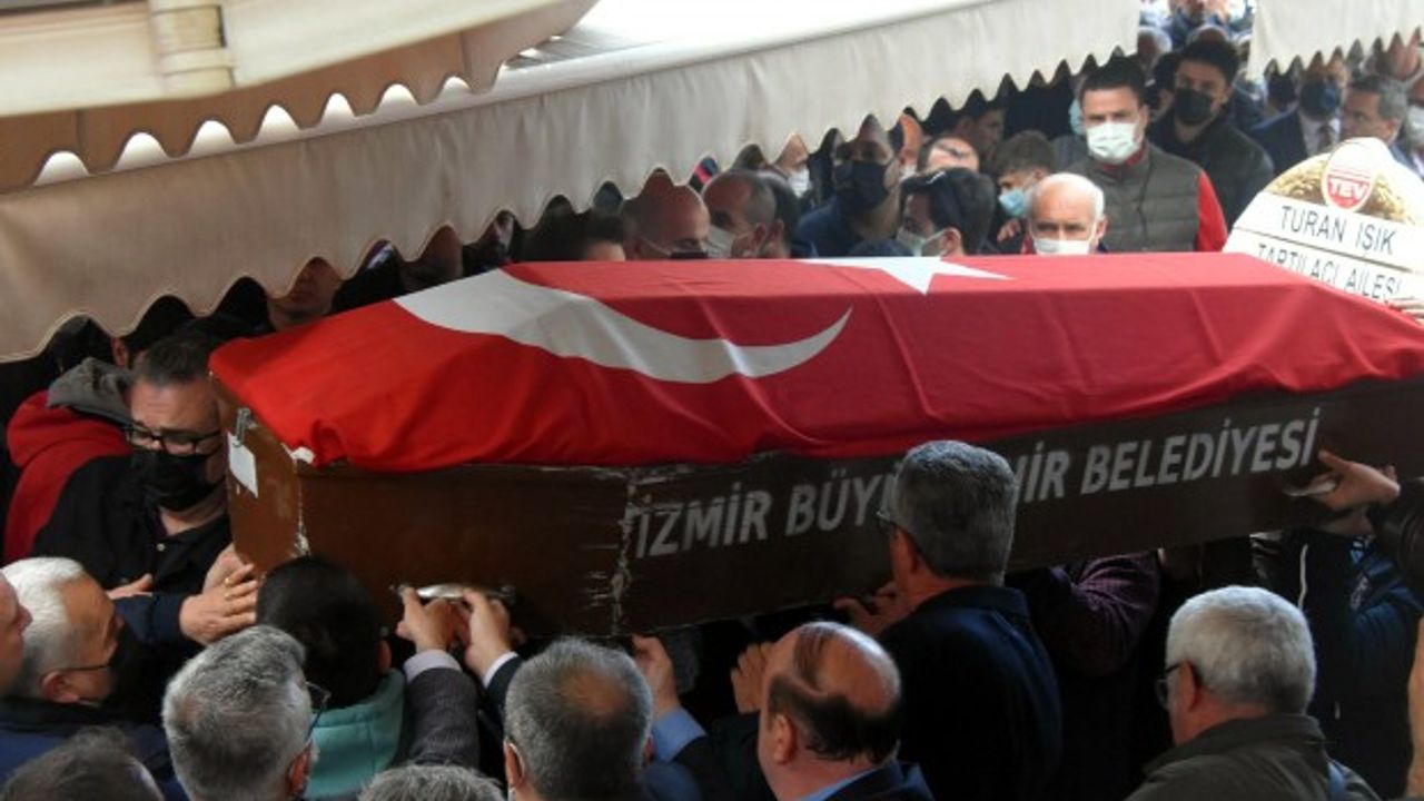 Kazada hayatını kaybeden milli atlet Ata İzmir'de son yolculuğuna uğurlandı