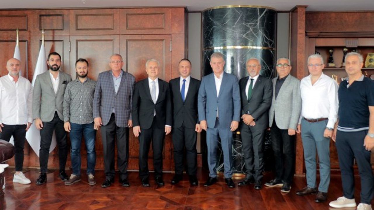 İZTO'da seçim heyecanı! Otomotivcilerden Özgener’e tam destek