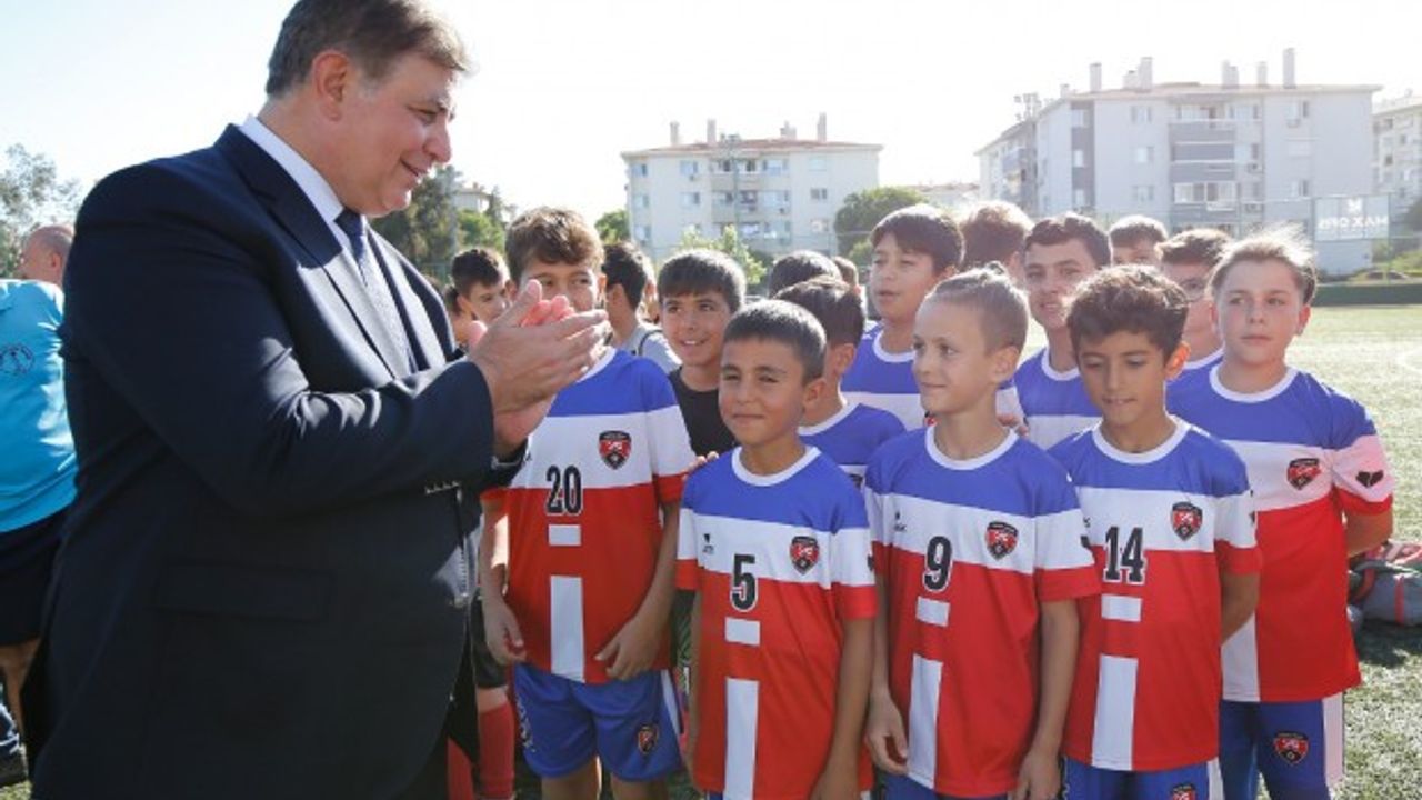 Karşıyaka Belediyesi’nden amatör spor kulüplerine destek! Sözümüz söz yanınızdayız