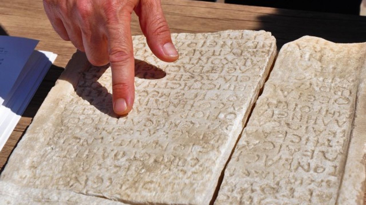 Aigai Antik Kenti'nde bulundu... Bin 800 yıllık yazıtın sırrı ortaya çıktı