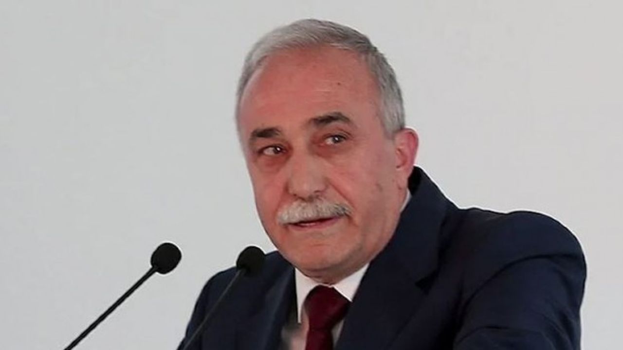 AK Parti'li Ahmet Eşref Fakıbaba milletvekilliğinden ve partisinden istifa etti