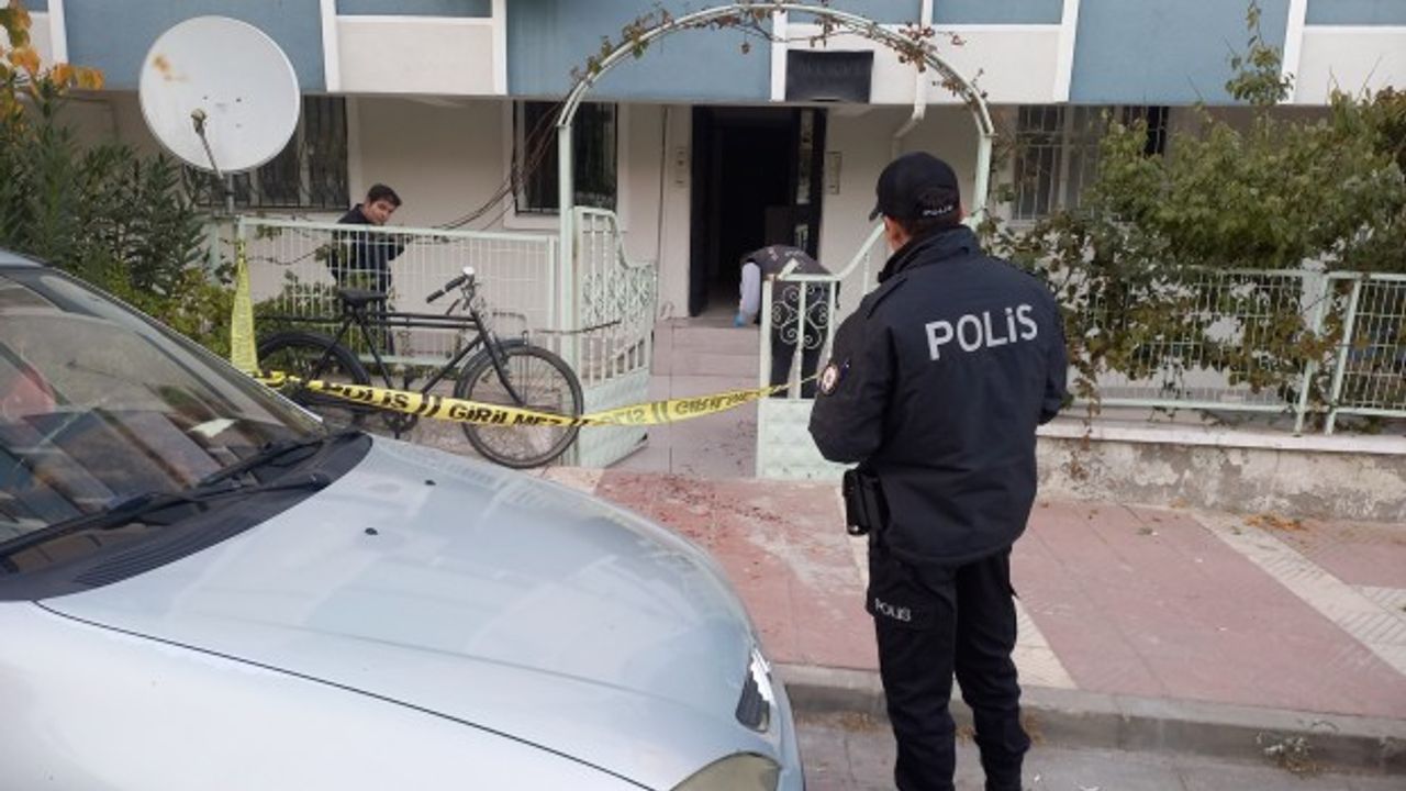 Bir garip olay! Arkadaşını kazayla vurmuş