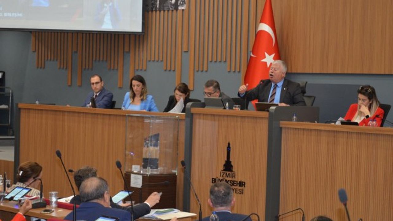 Büyükşehir Meclisi’nde sert tartışmalar... Bornova ve Urla planları meclisi gerdi!