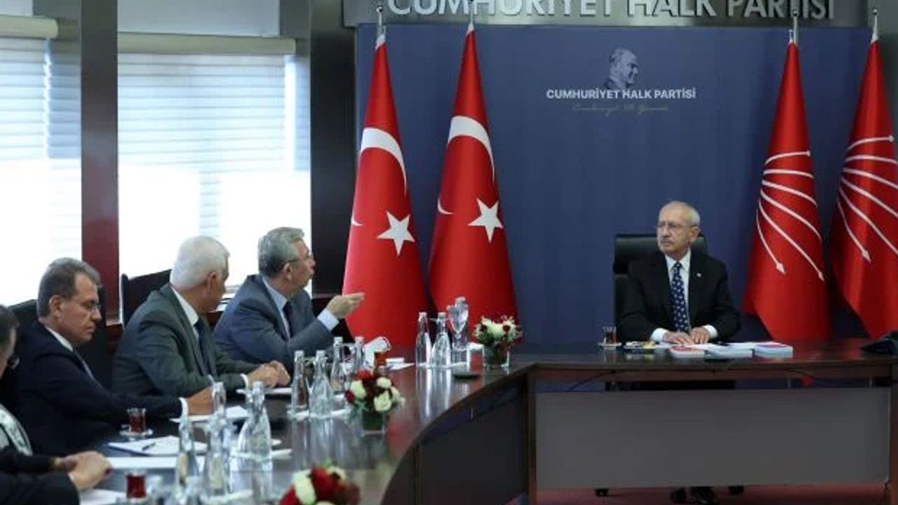 Kılıçdaroğlu büyükşehir belediye başkanlarıyla bir araya geldi: Torun: İzmirle bitmeyecek!