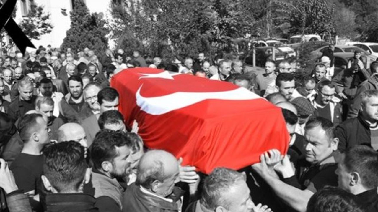 Maden ocağındaki patlamada hayatını kaybeden işçiler son yolculuğuna uğurlanıyor