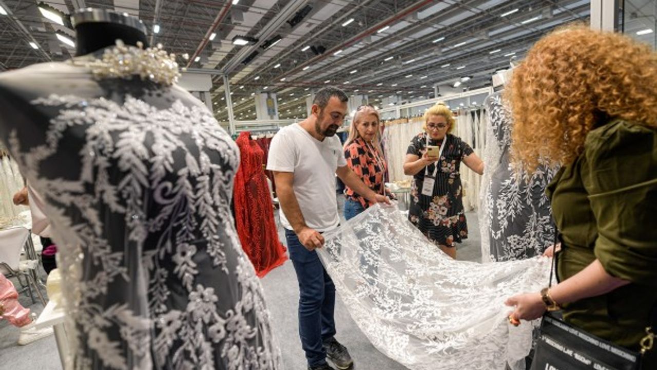 Tekstil sektörünün başarısı İzmir’den dünyaya yayıldı