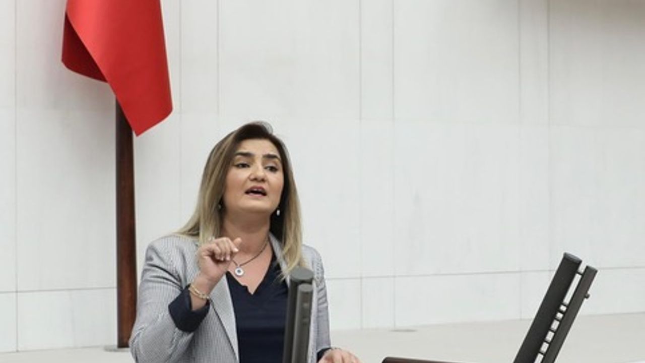 CHP’li Kılıç: “İzmir’de Foça nüfusu kadar abonenin elektriği kesildi”