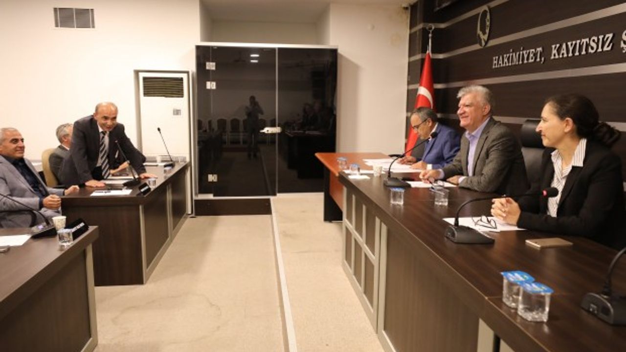 Narlıdere Belediyesi ve Altınordu arasında iş birliği protokolü! Güçlerini gençler için birleştirecekler