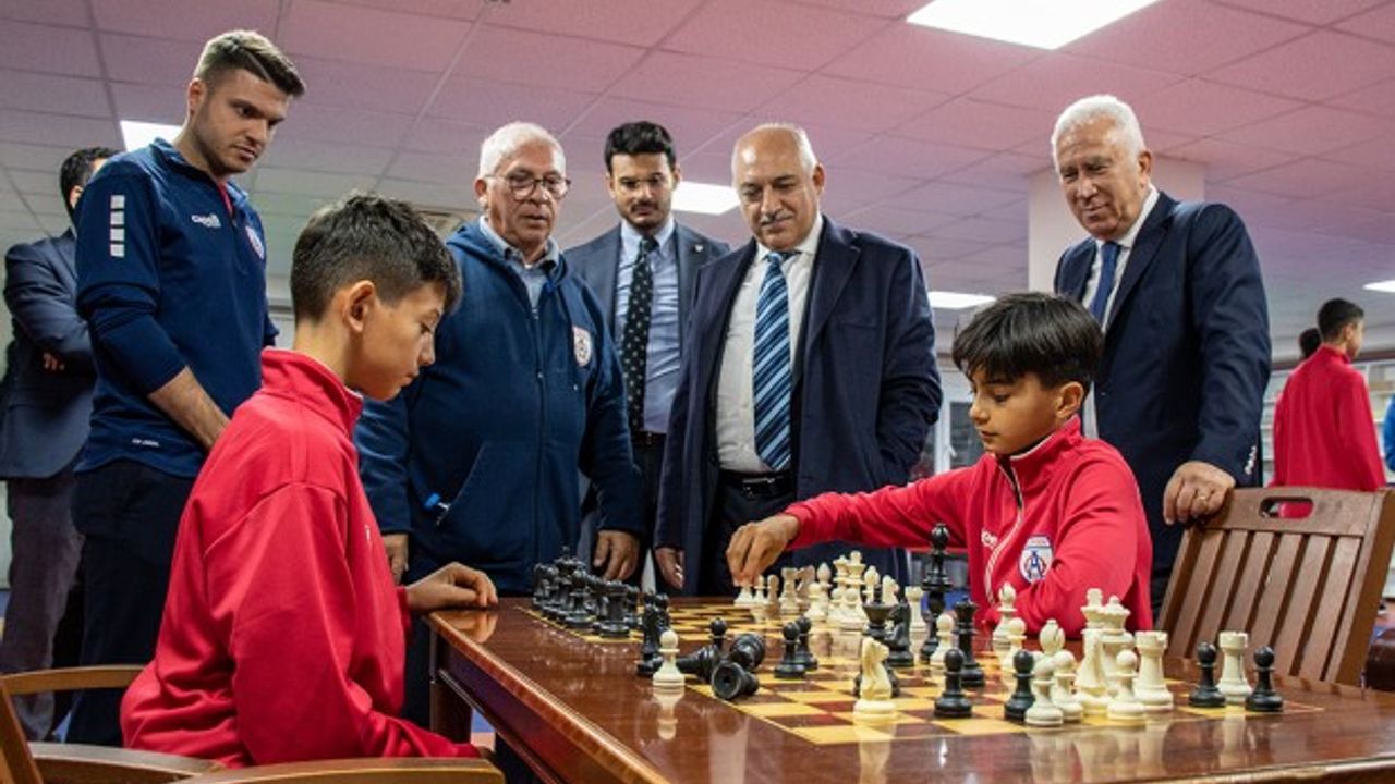 TFF Başkanı Büyükekşi'den Altınordu'ya ziyaret