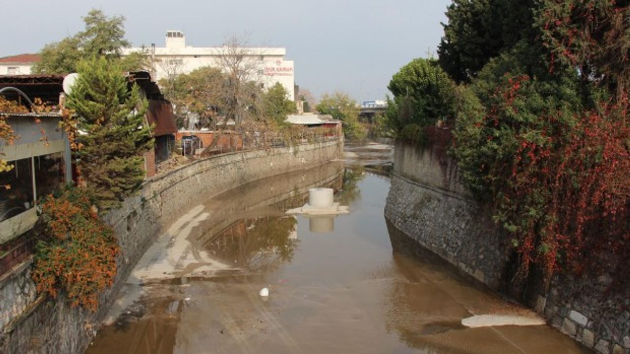 İzmir'de yıllar sonra yeniden keşfedildi! Unutulan su yolu