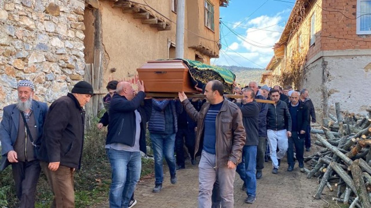 Kütahya'da parçalanmış ceset bulunmuştu... Emine son yolculuğuna uğurlandı