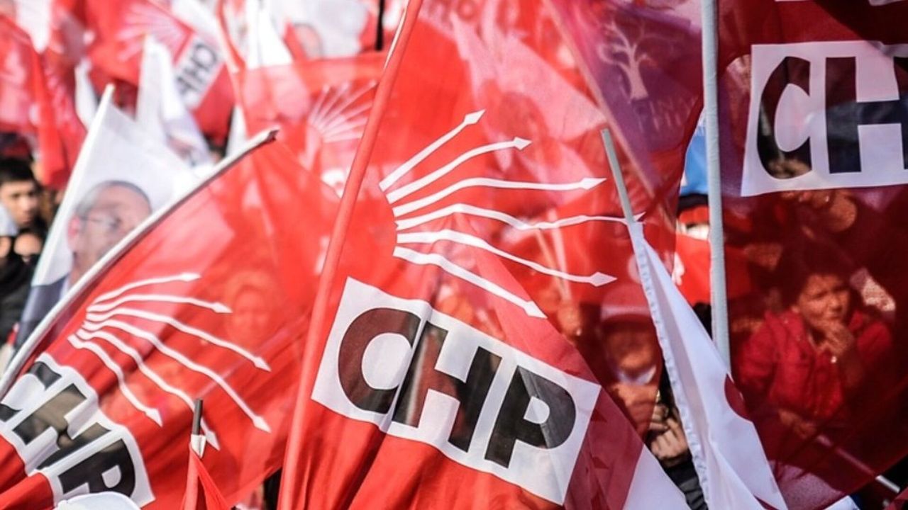 CHP Dikili'de flaş gelişme... İlçe Başkanı ve yöneticileri istifa etti