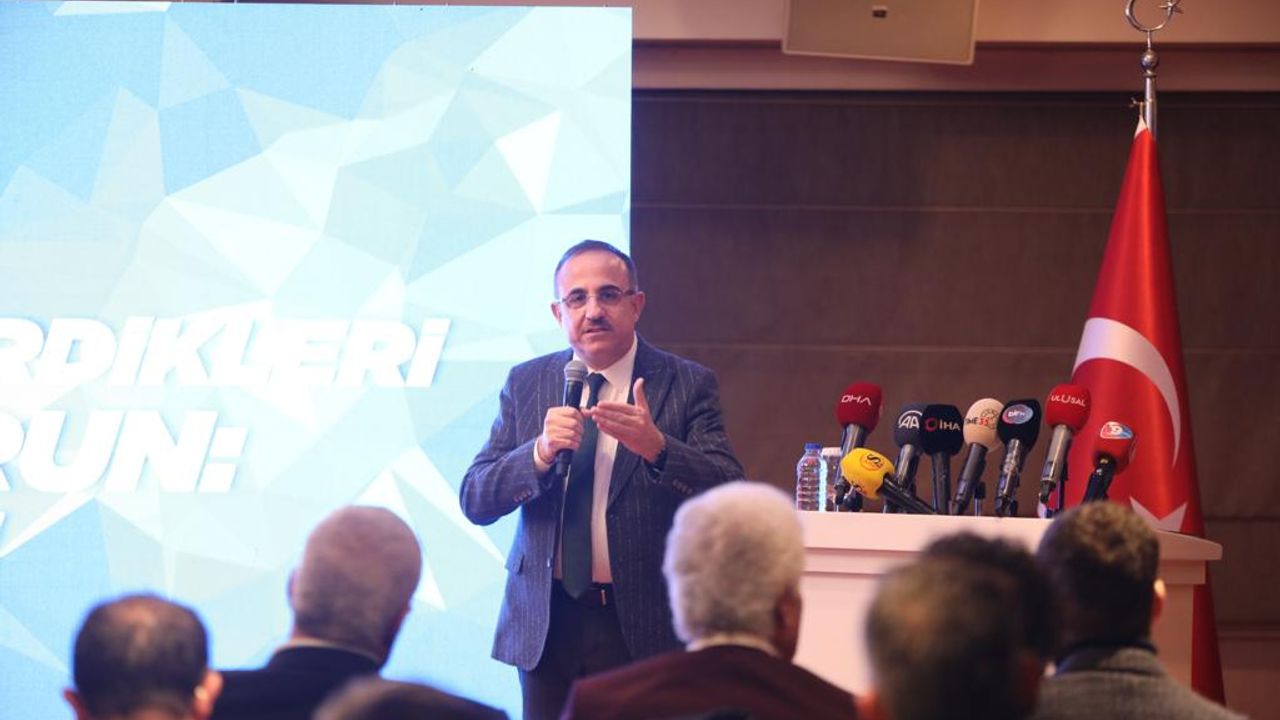 AK Partili Sürekli'den Soyer'e "45 ay" çıkışı: İzmir için kayıp