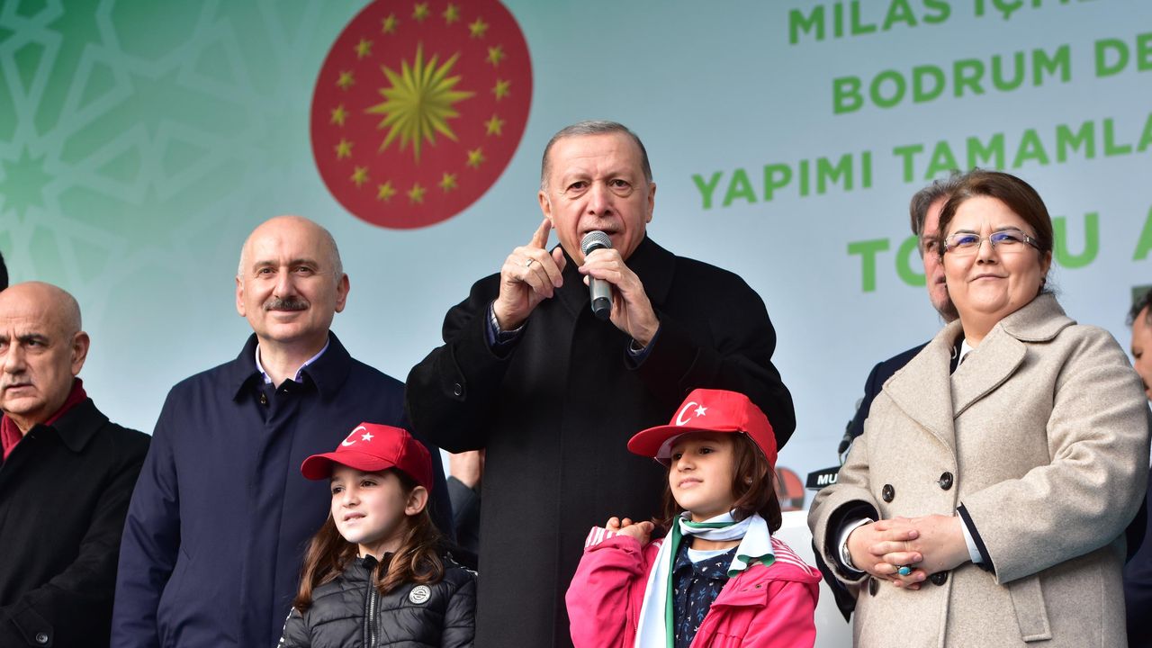 Cumhurbaşkanı Erdoğan Muğla’da konuştu: Bay Kemal, teröristlerle dirsek dirseğe dolaştın