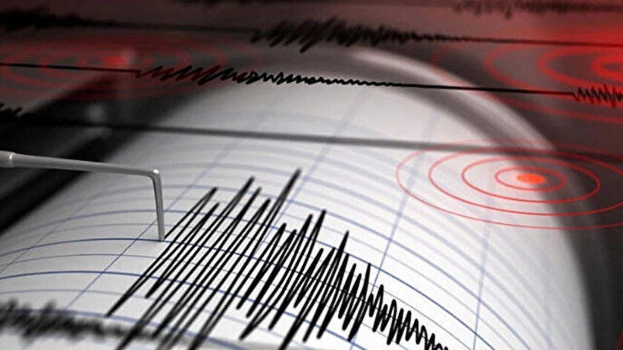 Muğla'da korkutan deprem! İzmir'de de hissedildi