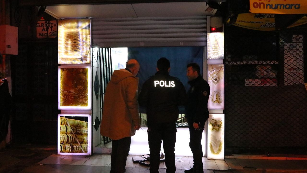 İzmir’de kuyumcu soygunu! 5 bin lira değerinde ziynet eşya alındı