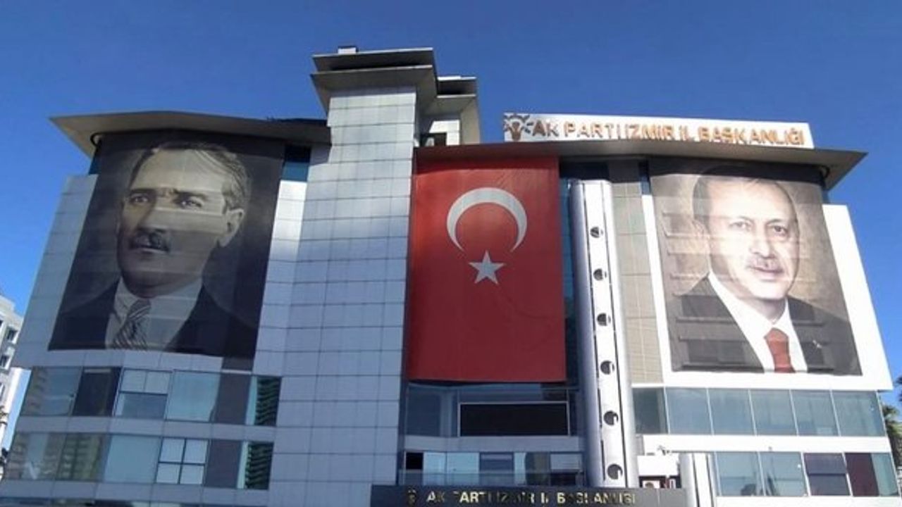 AK Parti İzmir'de 6 ilçeye atama