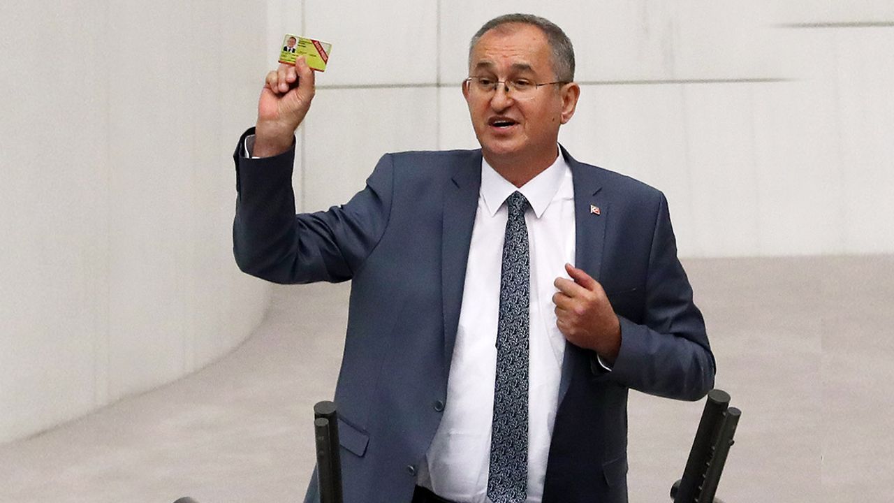 CHP'li Sertel, basın kartlarını 11 önergede sordu... Tek cevap aldı
